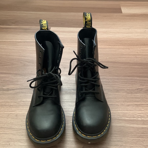 Doc Martin combat boots - Picture 2 of 4